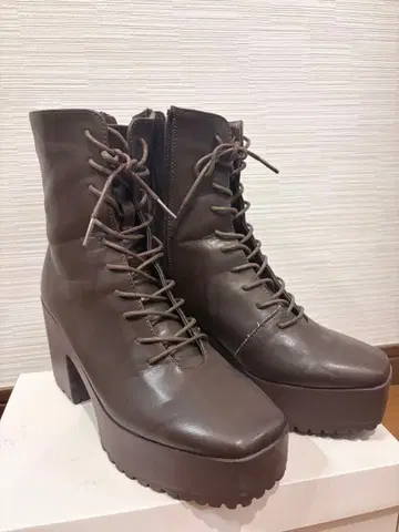 안미르 레이스업 부츠 브라운