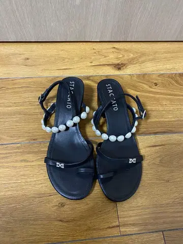 STACCATO 펄 샌들 새상품