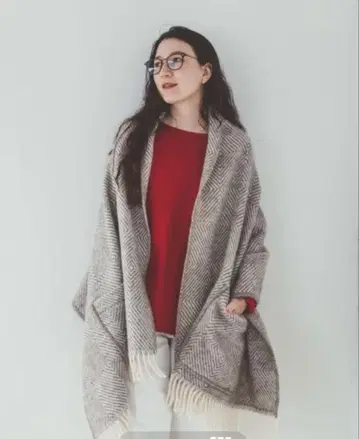 [ 새상품급 ] LAPUAN KANKURIT 라푸안 칸쿠리 포켓 부착 숄