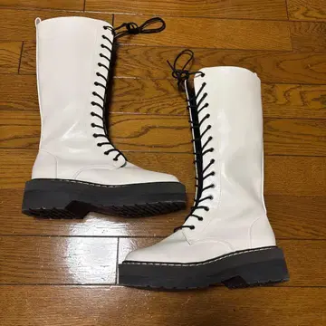 화이트 레이스업 롱 부츠