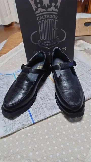 BONTRE 블랙 가죽 신발