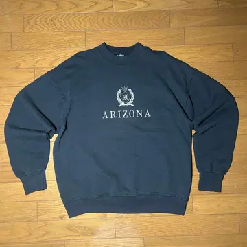 ARIZONA 로고 자수 다크 그레이 맨투맨