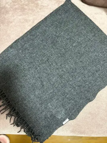 컨디션 최상 타비타스 캐시미어 100% 대형 머플러 그레이