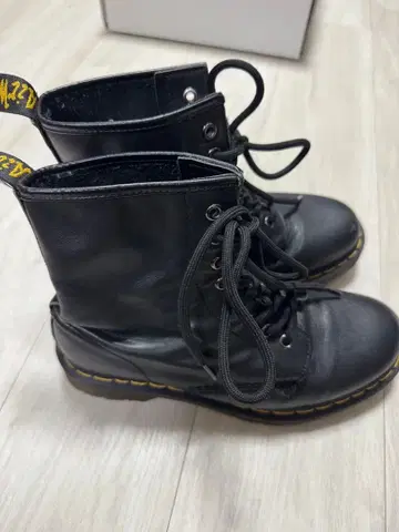 닥터마틴 1460 8홀 부츠 나파 블랙 26cm