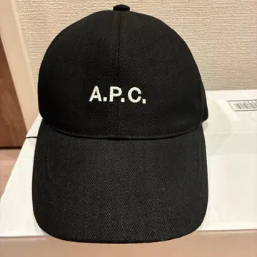 A.P.C 심플 캡 56사이즈