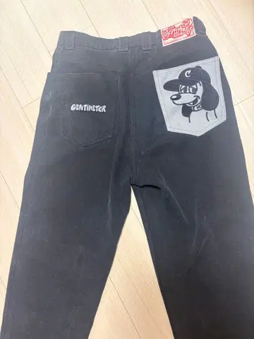 CENTIMETER 캐릭터 자수 팬츠 블랙 L