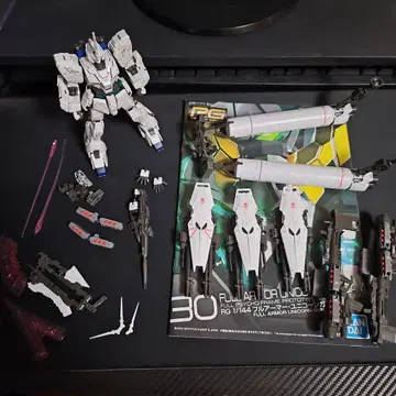 RG 풀 아머 유니콘 건담 조립 완료
