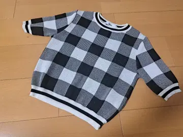 Sheller 체크 자카드 니트 상의
