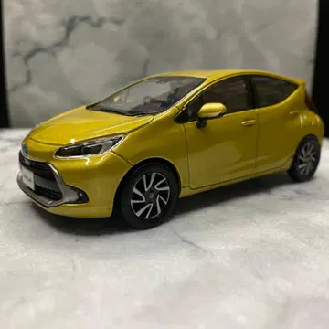 도요타 아쿠아 컬러 샘플 미니카