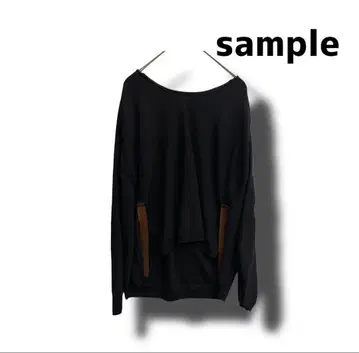 앞이 짧은 블랙 니트 샘플