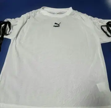 PUMA 리본 포함 화이트 T셔츠