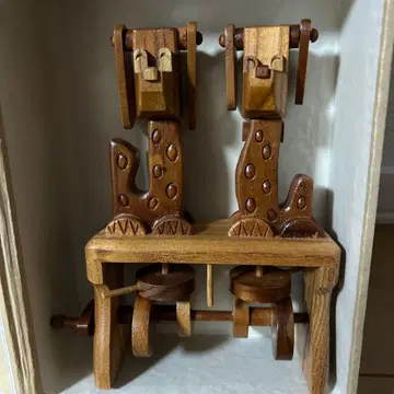 태엽 장치 강아지 목공 제품