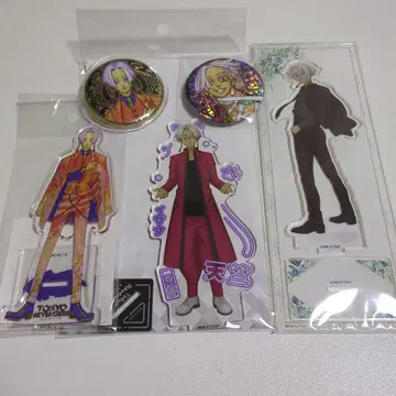 쿠로카와 이자나 아크릴 스탠드 캔뱃지 세트