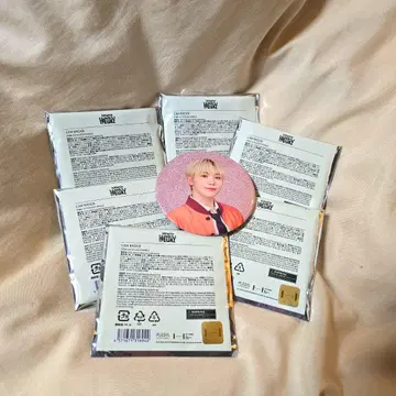 승관 Holiday 캔뱃지