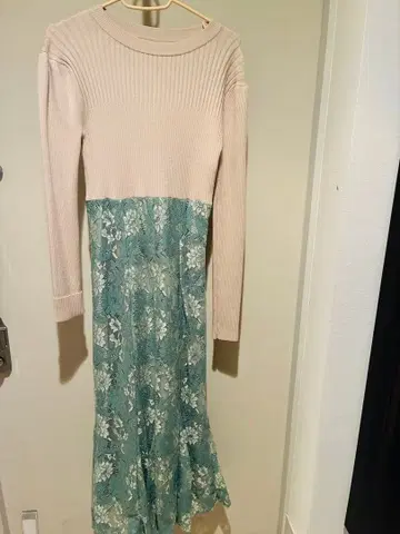 베이지 니트 꽃무늬 레이스 롱 원피스