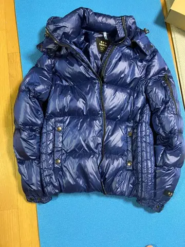 TATRAS 네이비 후드 부착 다운 자켓