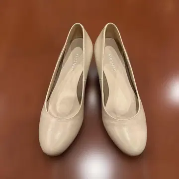 미사용 새상품 베네비스 일본제 천연 가죽 펌프스 21.5cm