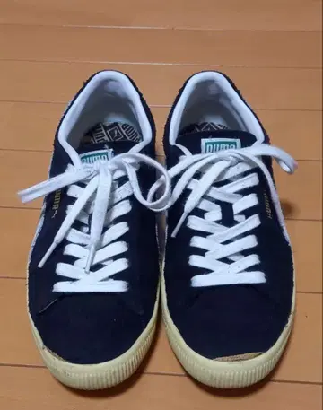 PUMA SUEDE VTG never worn 26cm