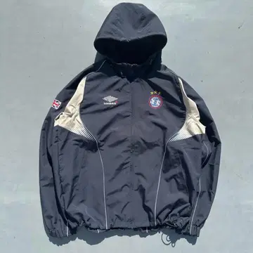 9090 umbro Gradation Nylon Hooded Jacket