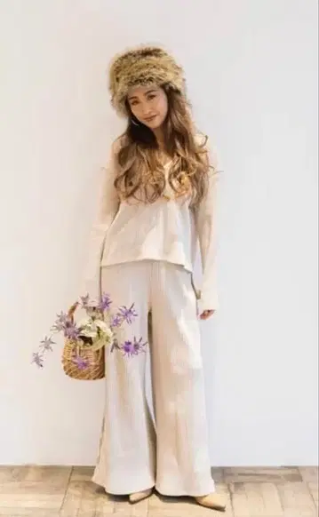 Sea Room Lynn V넥 디자인 니트 소