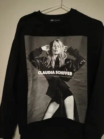 [ 미사용 새상품 ] ZARA 클라우디아 시퍼 맨투맨 S사이즈