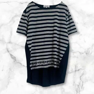 [새상품급] 피코네 반팔 보더 반팔 티셔츠 상의 M 스팽글