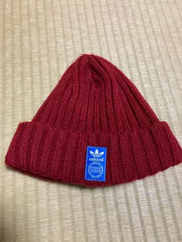 adidas 빨간색 니트 모자