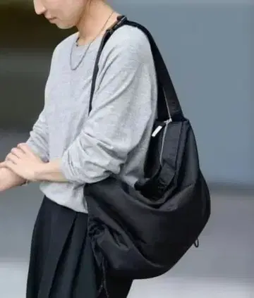 노마디스 프레임워크 바스크 보이 숄더백 블랙