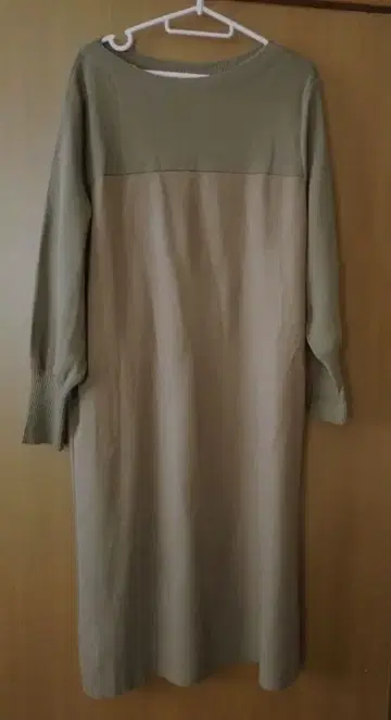 23구 니트 원피스 44 새상품