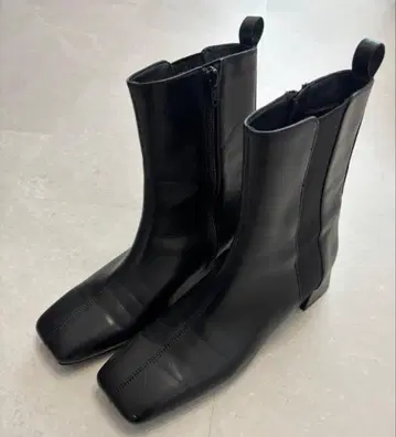 tukn 투쿤 감동 부츠 숏 블랙 가죽 부츠