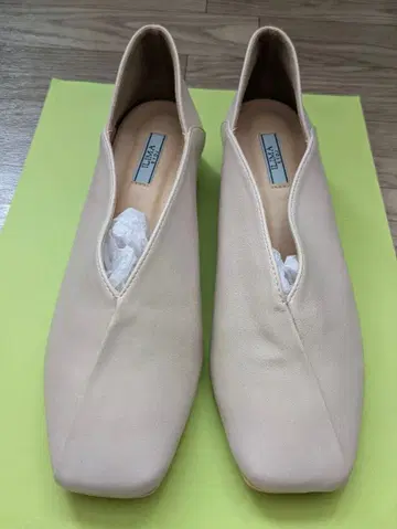 이볼 스퀘어 V컷 펌프스