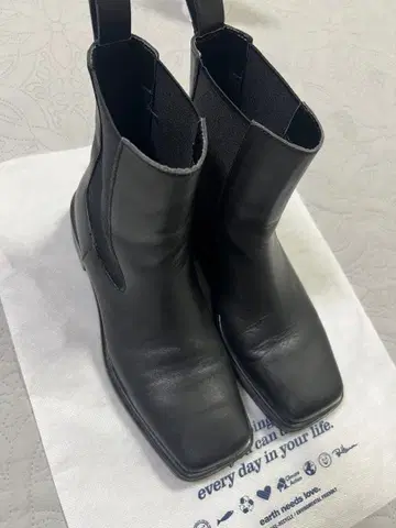 ZARA 가죽 사이드 고어 부츠