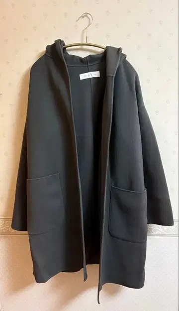 갸루리비 후드 부착 코트