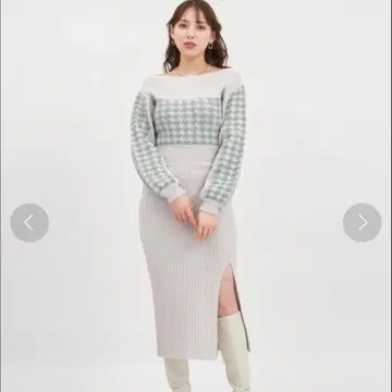 ROYAL PARTY 하운드투스 체크 패턴 오프숄더 니트 원피스