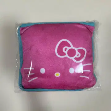 헬로키티 수납 포켓 포함 담요