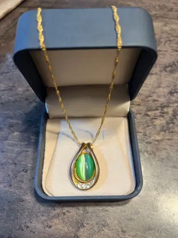 에메랄드 스톤 목걸이