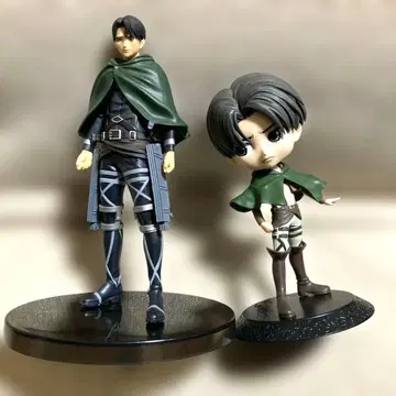 진격의 거인 리바이 피규어 2체 세트