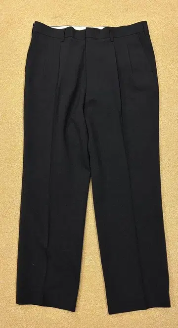 블랙 플리츠 슬랙스