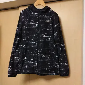 뉴발란스 윈드브레이커 블랙