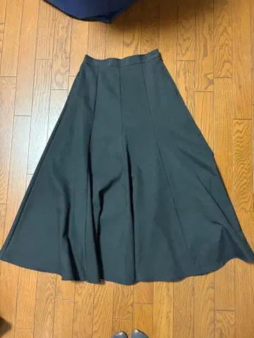 어반 리서치 소니 라벨 블랙 플레어 스커트 36