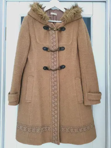 엑시즈팜 베이지 더플 코트 후드 부착