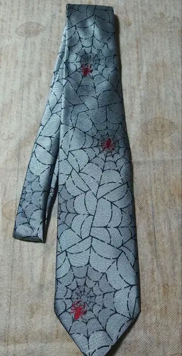 BPN PEACENOW 피스나우 넥타이 실버 거미줄 고딕