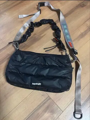 토폴로지 보틀 사코슈 라지 black puffer 스트랩 2개