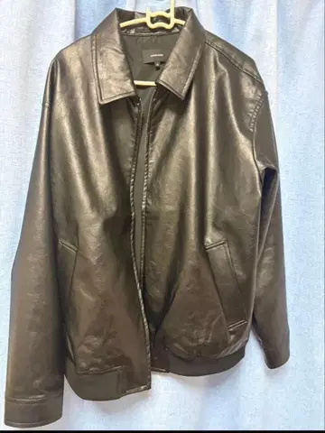 다크 브라운 가죽 자켓