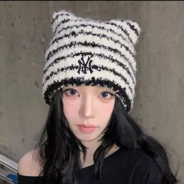 카리나 착용 TWS 피크 MLB 고양이 귀 먀옹 비니 NY