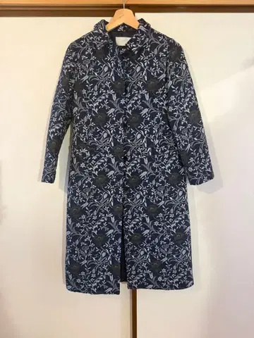 플로럴 패턴 롱 코트 네이비