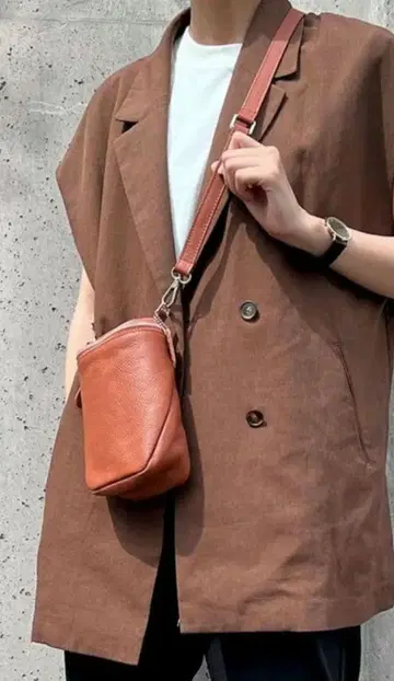 DAYSART 천연 가죽 숄더 파우치 브라운 계열