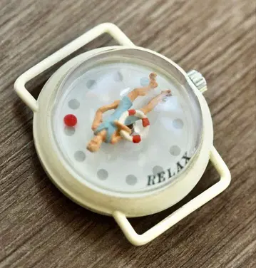 돔형 수동 와인딩 손목시계 Relax 프랑스제 1982년