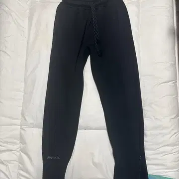 syna world 블랙 팬츠