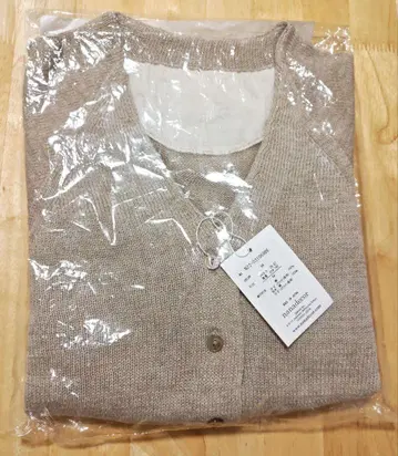 미사용 나나데코르 V넥 가디건 나나데코르 니트